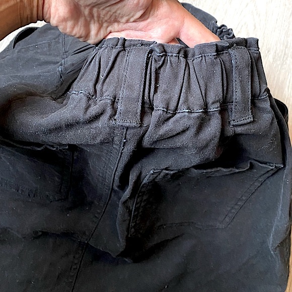 HOLLISTER • Black Mini Denim Utility Cargo Skirt • Size Medium • Built-in Belt - Picture 7 of 12